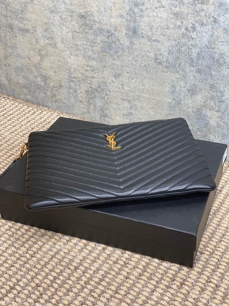 Y51 clutch bags